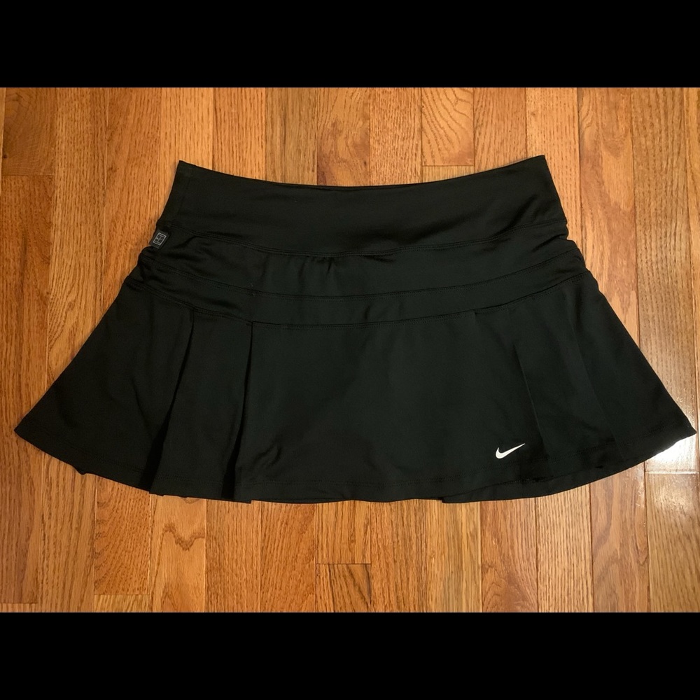 NIKE Pleated Tennis Skirt
